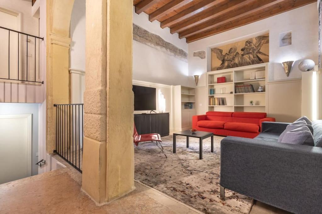 Residenza Angels @piazzadelleerbe Apartment